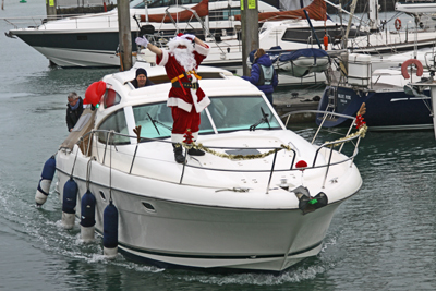 Santa arrives to the marina