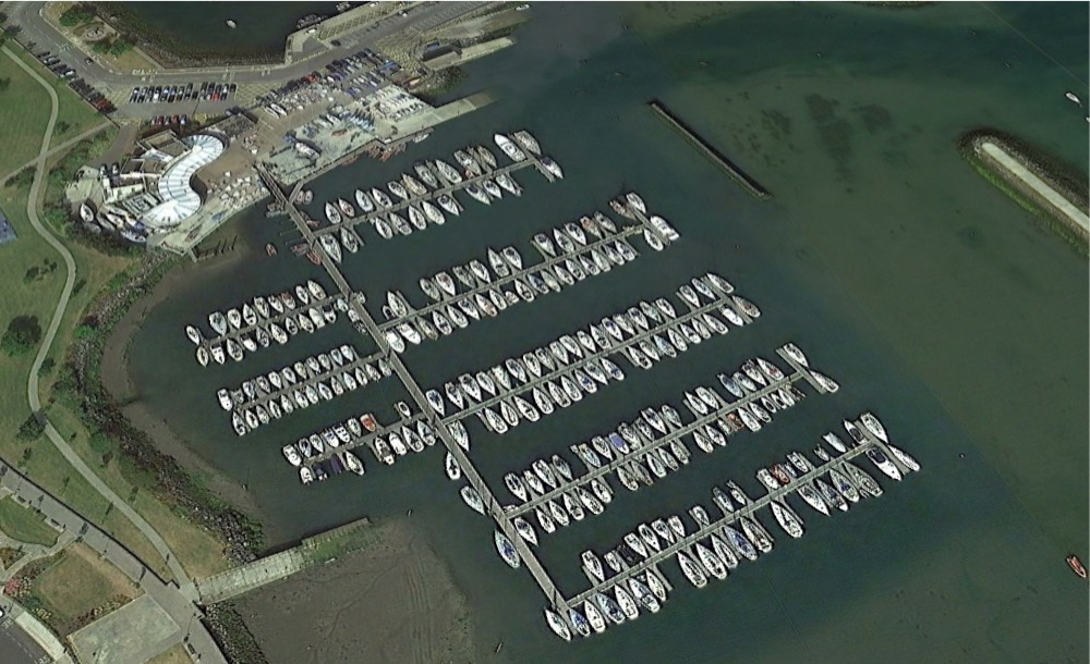 howth yacht club marina office