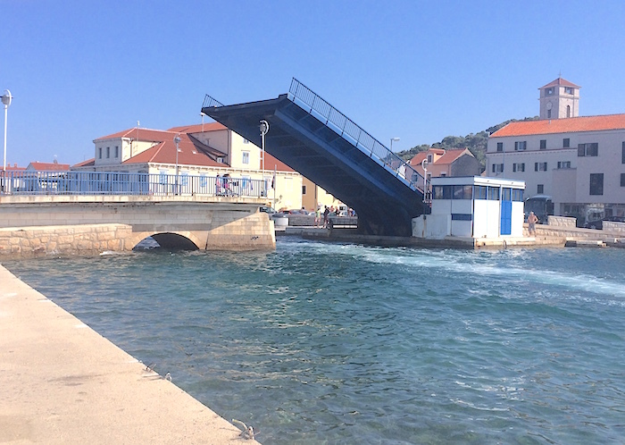 Tisno, Otok Murter