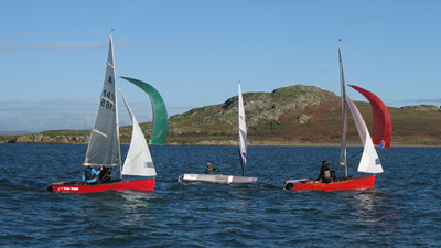 Perfect Breeze, Sunny Skies, and Shifting Tides: Ideal Conditions for week 2 of HYC's Dinghy Frostbites