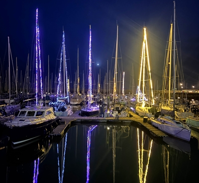 Howth Harbour to Sparkle This Saturday at HYC’s Christmas Light Up